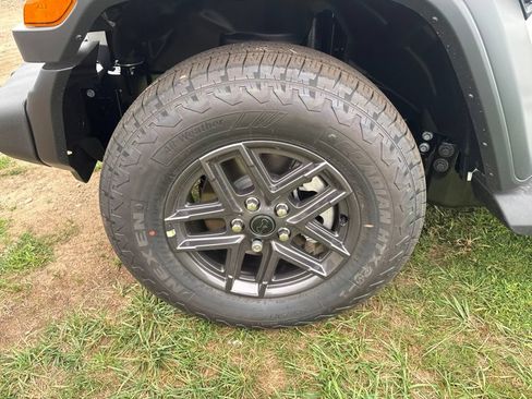 New 2026 Jeep Wrangler Unlimited Sport AWD/4WD image 9