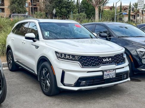 Certified 2023 Kia Sorento EX FWD image 2