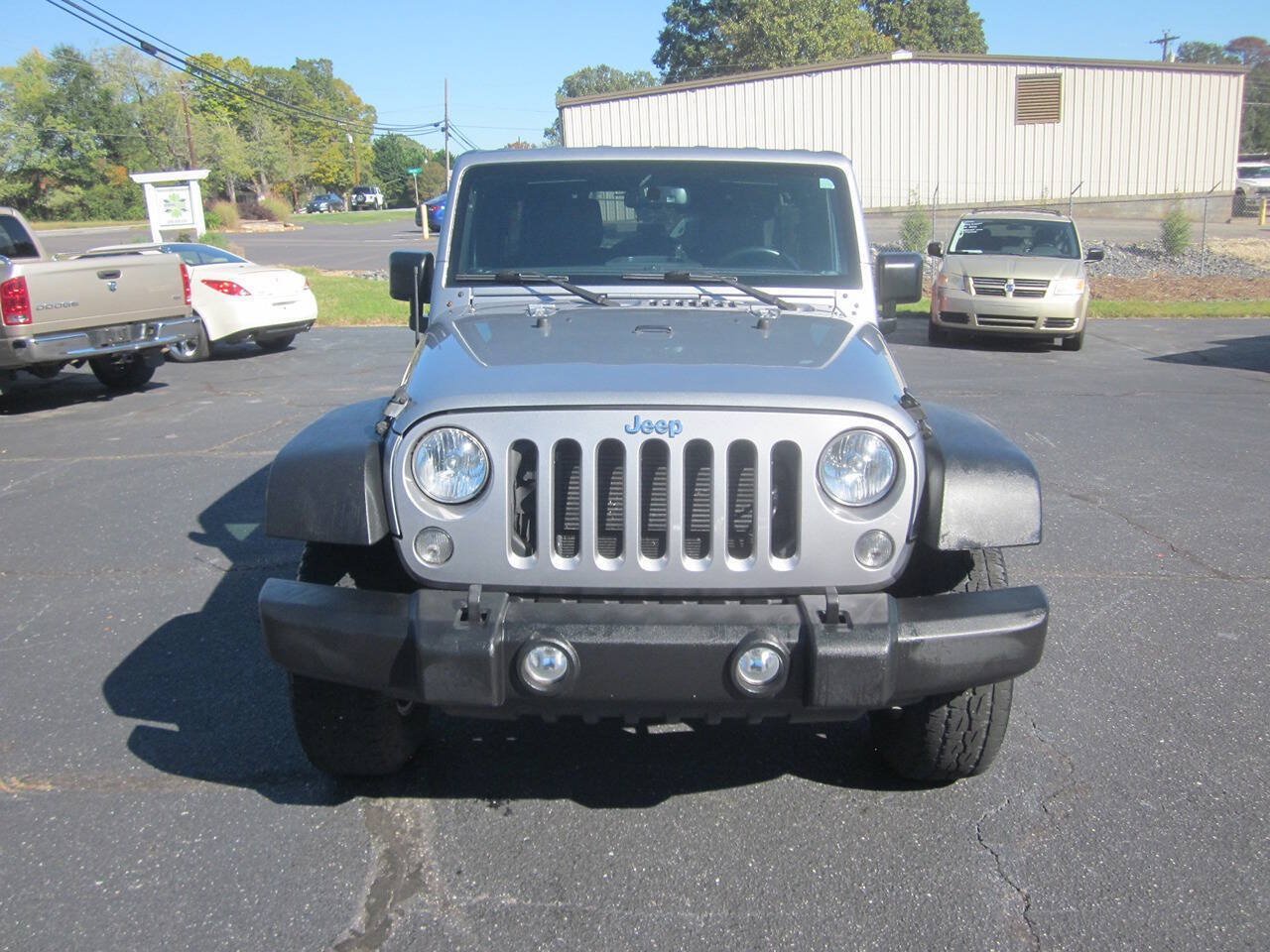 Used 2016 Jeep Wrangler Unlimited Rubicon w/ Max Tow Package AWD/4WD image 3