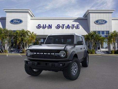New 2025 Ford Bronco Badlands image 4