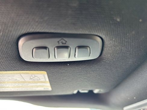 Used 2022 Ford F150 Lariat w/ Equipment Group 502A High image 33