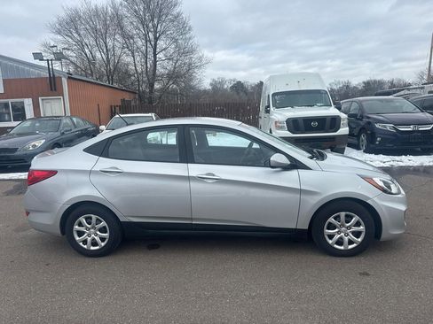 Used 2014 Hyundai Accent GLS image 4