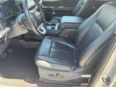 Used 2024 Ford Expedition XLT RWD image 9
