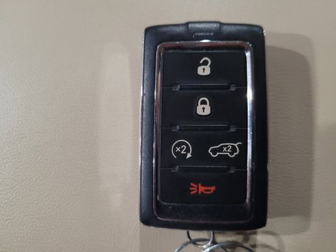 Used 2021 Jeep Grand Cherokee L Limited w/ Luxury Tech Group II image 32