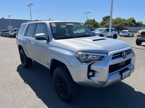 Used 2022 Toyota 4Runner TRD Off-Road Premium w/ Moonroof Package AWD/4WD image 5