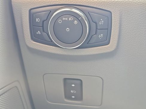 Used 2020 Ford F250 XLT w/ XLT Value Package AWD/4WD image 16