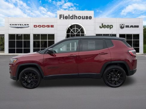 Used 2022 Jeep Compass Latitude w/ Sun and Sound Group AWD/4WD image 16