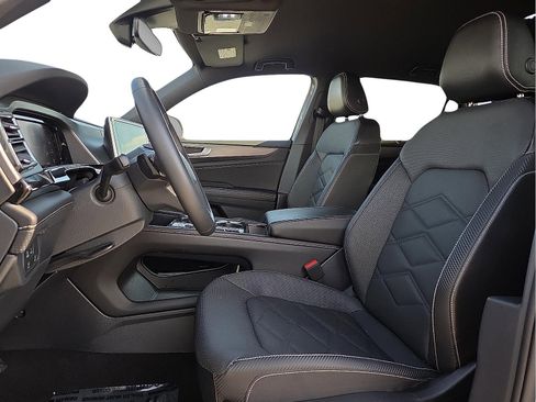 Used 2024 Volkswagen Atlas Cross Sport SE image 13