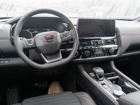 New 2026 Nissan Pathfinder SV image 9