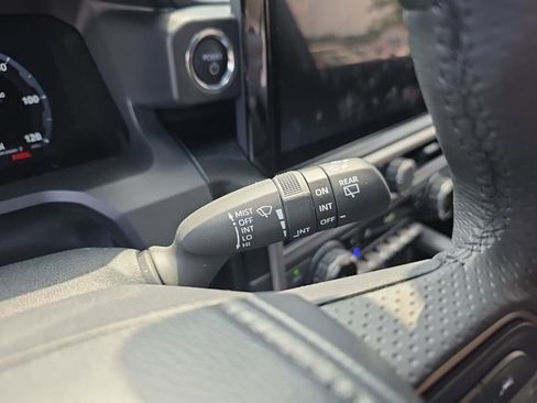 Used 2025 Toyota 4Runner Limited AWD/4WD image 17