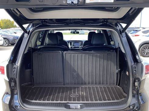 Used 2015 Toyota Highlander XLE image 32