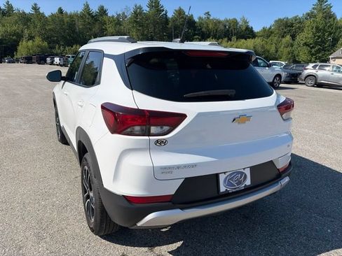 Used 2025 Chevrolet TrailBlazer LT AWD/4WD image 4