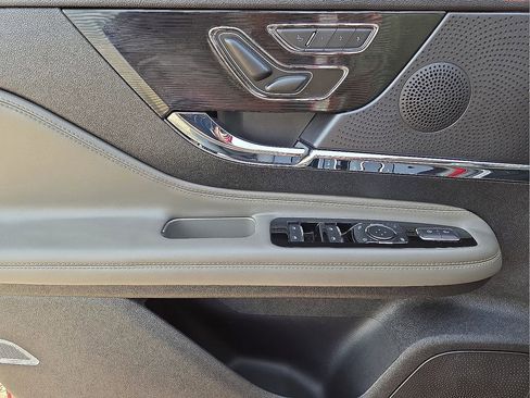 Used 2023 Lincoln Corsair AWD image 20