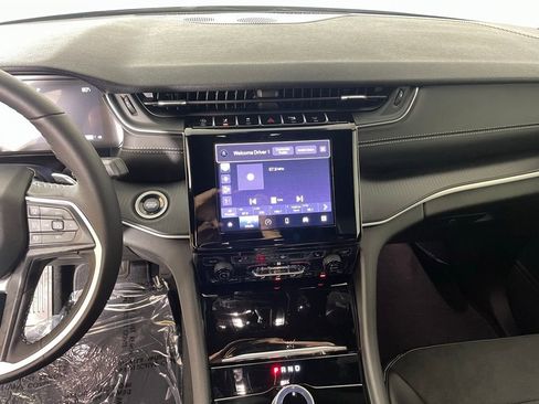 New 2025 Jeep Grand Cherokee L Laredo AWD/4WD image 24