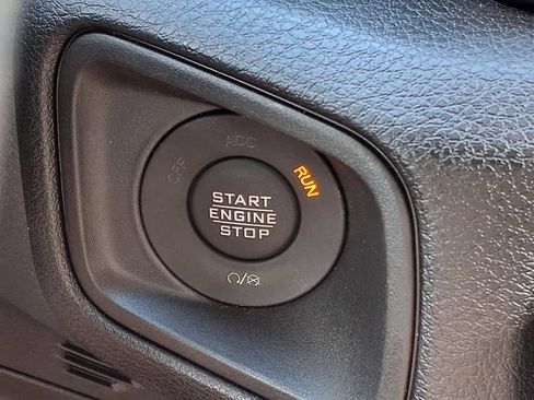 Used 2025 Jeep Wrangler Sport AWD/4WD image 14