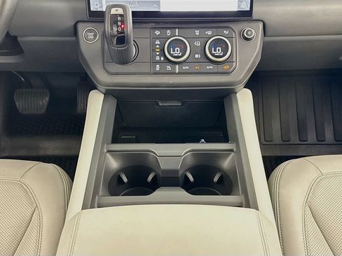 Used 2026 Land Rover Defender 110 X-Dynamic SE AWD/4WD image 12