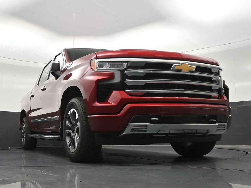 Used 2025 Chevrolet Silverado 1500 High Country RWD image 31