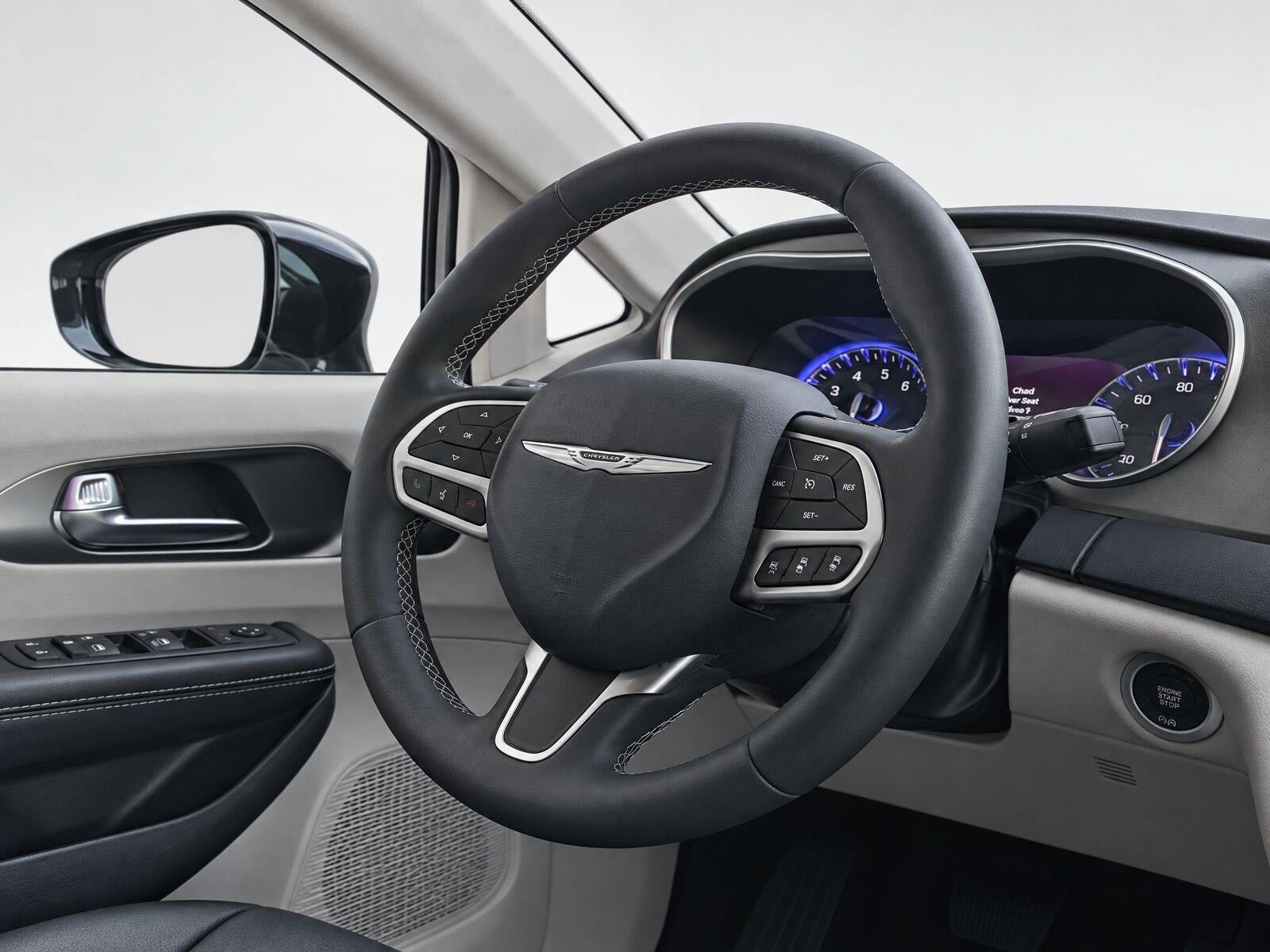 Used 2024 Chrysler Pacifica Touring-L FWD image 26