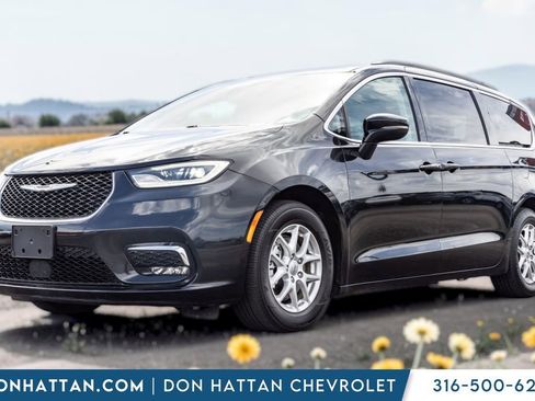 Used 2022 Chrysler Pacifica Touring-L FWD image 1
