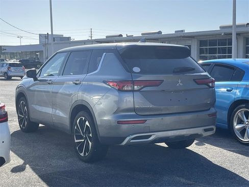 Used 2023 Mitsubishi Outlander SE image 5