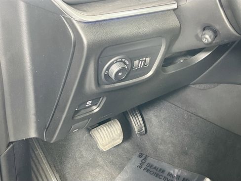 Used 2022 Jeep Grand Cherokee Overland w/ Luxury Tech Group IV image 10