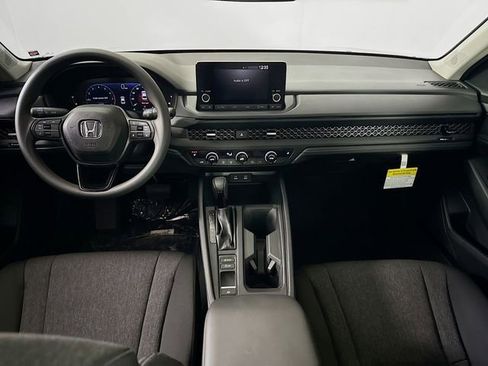 Certified 2025 Honda Accord SE image 4