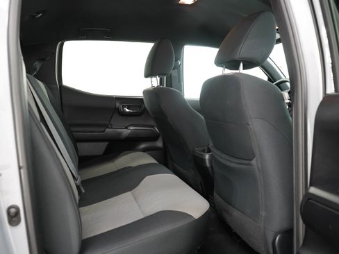 Used 2020 Toyota Tacoma TRD Sport AWD/4WD image 14
