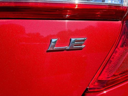 Used 2013 Toyota Camry LE FWD image 10