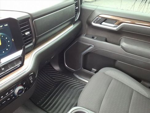 Used 2026 Chevrolet Silverado 1500 LT image 33