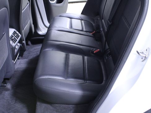 Used 2022 Jaguar E-PACE SE image 12