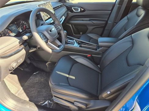 New 2026 Jeep Compass Latitude AWD/4WD image 32