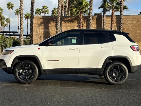 Used 2024 Jeep Compass Trailhawk image 10
