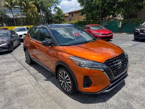 Used 2024 Nissan Kicks SR w/ SR Premium Package FWD image 6