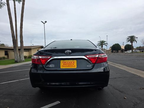 Used 2017 Toyota Camry XLE image 9