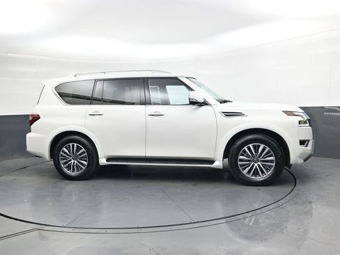 Used 2024 Nissan Armada SL w/ Captain's Chairs Package RWD image 2