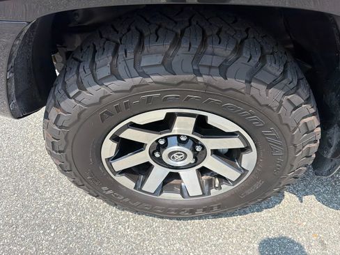 Used 2021 Toyota 4Runner TRD Off-Road AWD/4WD image 11