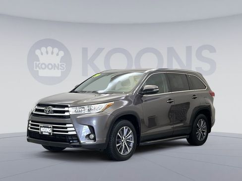 Used 2019 Toyota Highlander XLE image 1