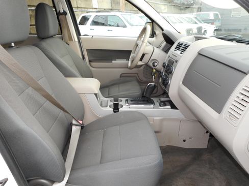 Used 2009 Ford Escape 2WD Hybrid image 25