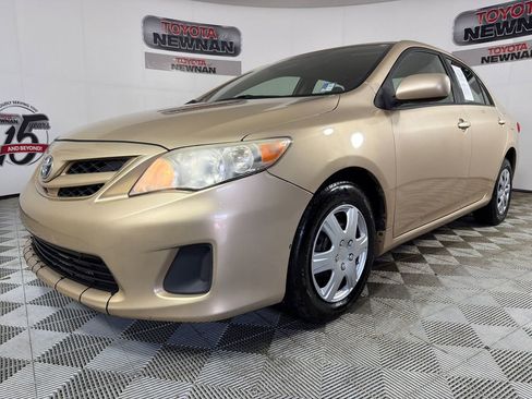 Used 2011 Toyota Corolla LE FWD image 7