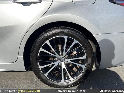 Used 2019 Toyota Camry SE FWD image 10