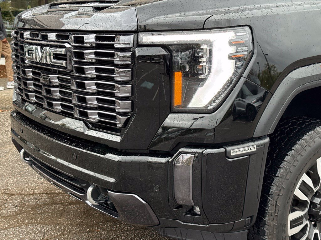 Used 2024 GMC Sierra 2500 Denali Ultimate w/ Max Trailering Package AWD/4WD image 9