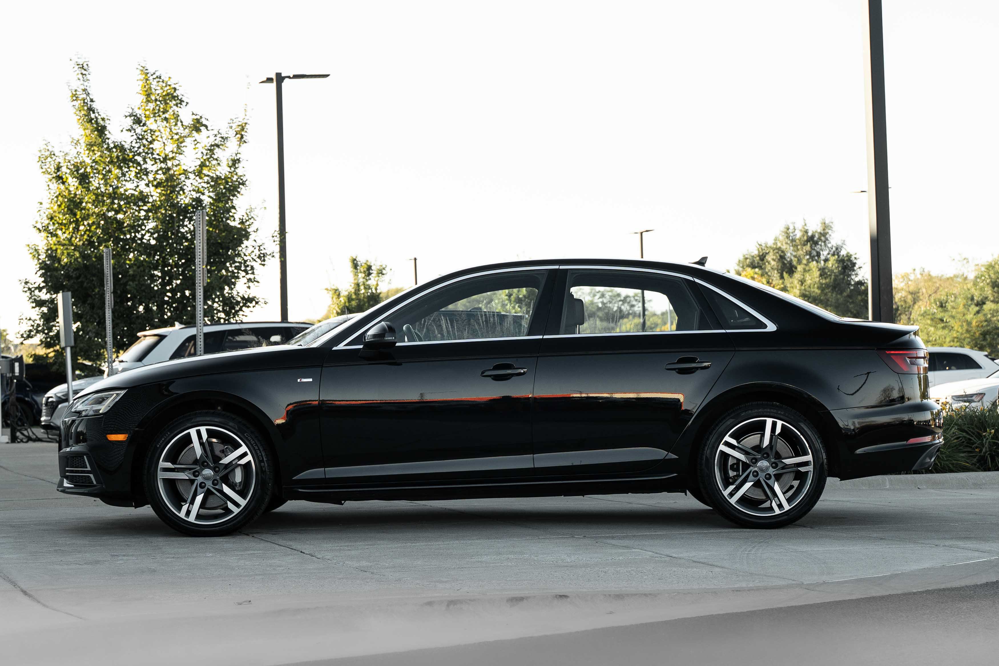 Used 2018 Audi A4 2.0T Premium Plus w/ Premium Plus Package AWD/4WD image 6