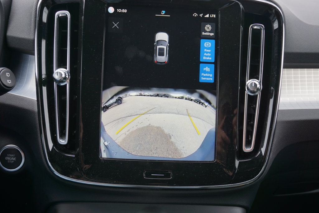 Used 2024 Volvo XC40 B5 Core AWD/4WD image 19