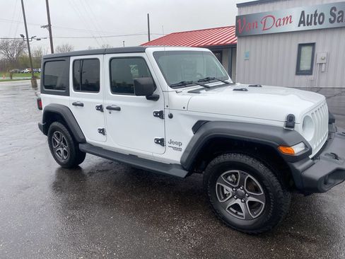 Used 2018 Jeep Wrangler Unlimited Sport S image 2