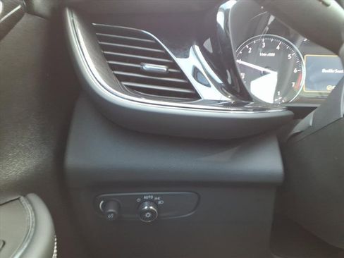 Certified 2022 Buick Envision Essence w/ Safety Package image 14