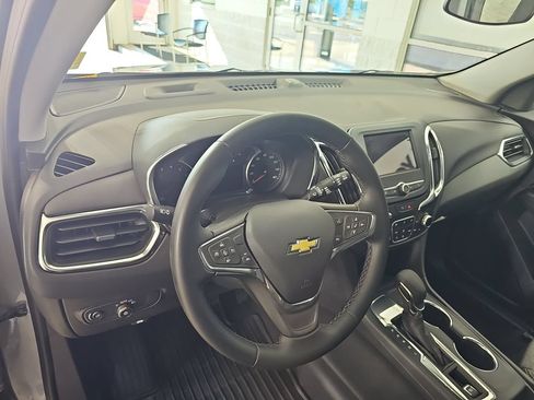Used 2024 Chevrolet Equinox LT FWD image 21