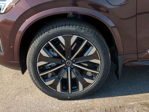 New 2026 Volvo XC90 T8 Plus w/ Protection Package Premier AWD/4WD image 13