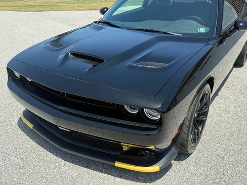 Used 2021 Dodge Challenger R/T Scat Pack RWD image 13