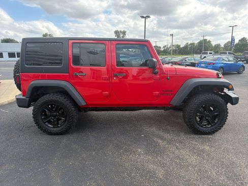 Used 2017 Jeep Wrangler Unlimited Sport w/ Connectivity Group AWD/4WD image 6