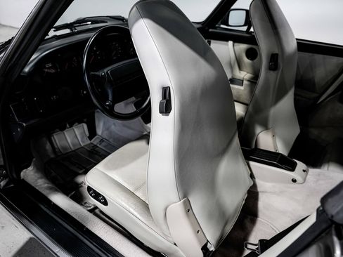 Used 1990 Porsche 911 Carrera RWD image 22